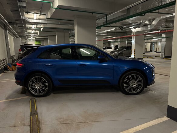 2021 Porsche Macan I Рестайлинг, синий, 4160000 рублей - вид 5