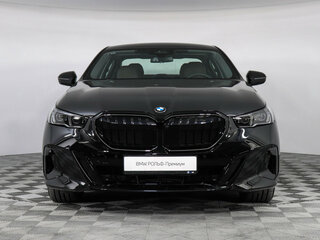 2025 BMW 5 серии Long 530Li xDrive VIII (G60/G61/G68), чёрный, 8550000 рублей, вид 2