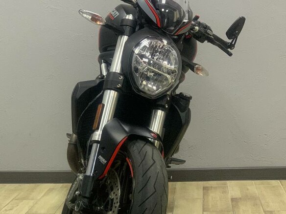 2019 Ducati Monster 821, чёрный - вид 32