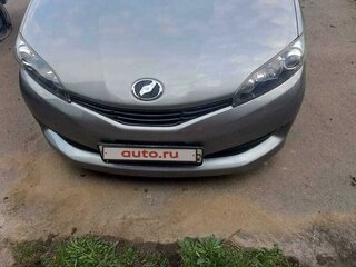 2010 Toyota Wish II, серебристый, 1310000 рублей, вид 2
