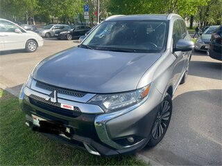 2019 Mitsubishi Outlander III Рестайлинг 3, серый, 1700000 рублей, вид 1