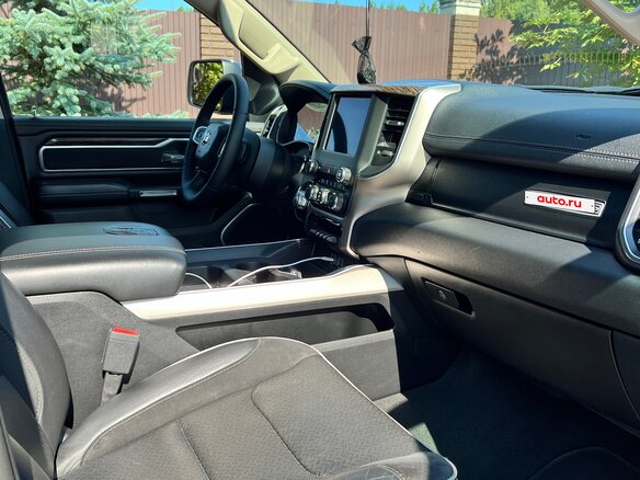 2019 Ram 1500 Quad Cab V, красный, 5900000 рублей - вид 7