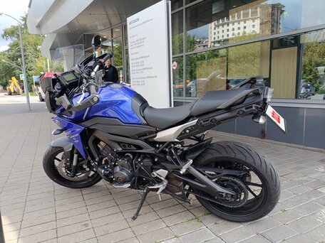 2017 Yamaha MT-09 Tracer (FJ-09), синий, 965000 рублей, вид 3