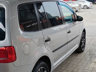 2010 Volkswagen Touran I Рестайлинг 2, серебристый, 899000 рублей, вид 2