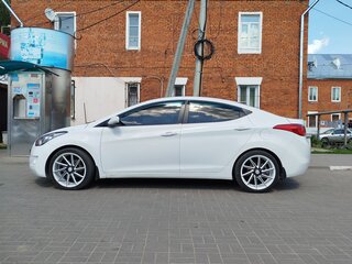 2011 Hyundai Elantra V (MD), белый, 900000 рублей, вид 1