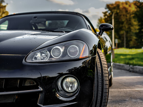 2005 Dodge Viper SRT-10 III, чёрный - вид 2