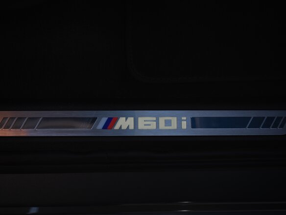 2022 BMW X7 M60i I (G07) Рестайлинг, серый, 17850000 рублей - вид 13