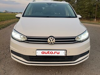 2017 Volkswagen Touran II, белый, 1650000 рублей, вид 1