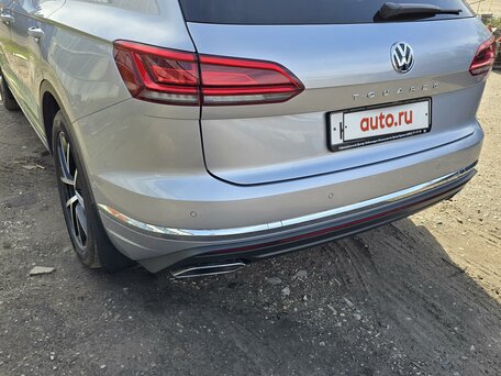 2018 Volkswagen Touareg III, серебристый, 4799000 рублей, вид 5
