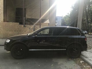 2005 Volkswagen Touareg I, чёрный, 659000 рублей, вид 3