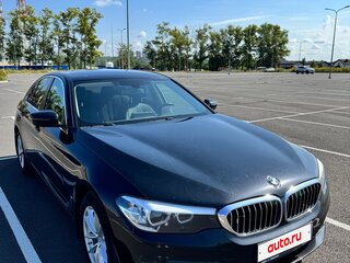 2019 BMW 5 серии 520d xDrive VII (G30/G31/G38), чёрный, 4500000 рублей, вид 3