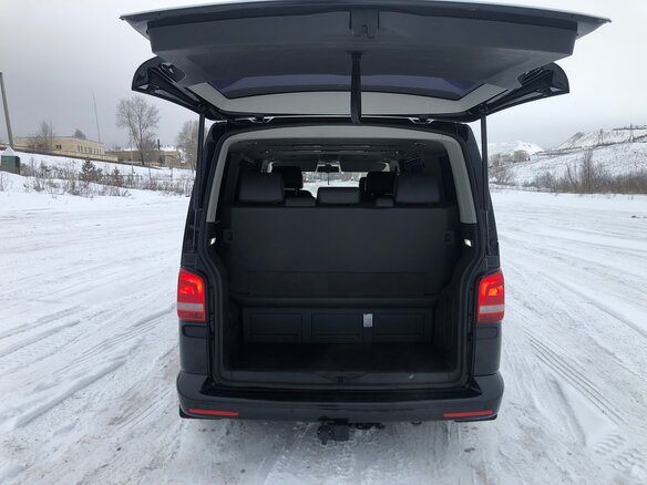 2012 Volkswagen Multivan T5 Рестайлинг, чёрный, 3650000 рублей - вид 26