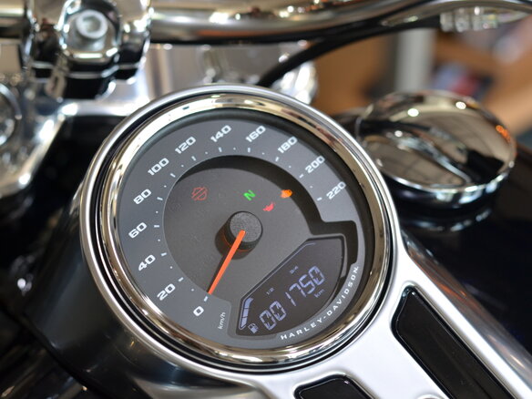 2019 Harley-Davidson Fat Boy, синий, 2550000 рублей - вид 11