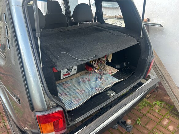 2005 Lada (ВАЗ) 2131 (4x4) I, серый, 390000 рублей - вид 12