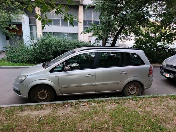 2006 Opel Zafira B, серебристый, 290000 рублей - вид 2
