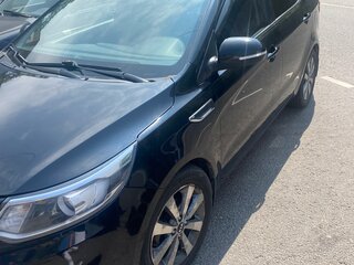 2015 Kia Rio III Рестайлинг, чёрный, 1300000 рублей, вид 2