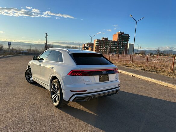 2019 Audi Q8 55 TFSI I (4M), белый, 5850000 рублей - вид 7