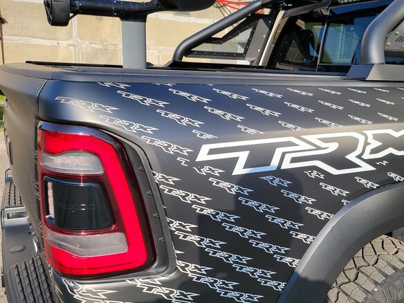 2022 Ram 1500 Crew Cab TRX V, чёрный, 14500000 рублей - вид 9