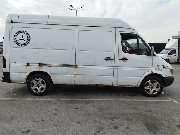 2004 Mercedes-Benz Sprinter Classic, белый, 600000 рублей - вид 3