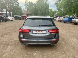 2017 Mercedes-Benz E-Класс 200 d V (W213, S213, C238), серый, 1980000 рублей, вид 4