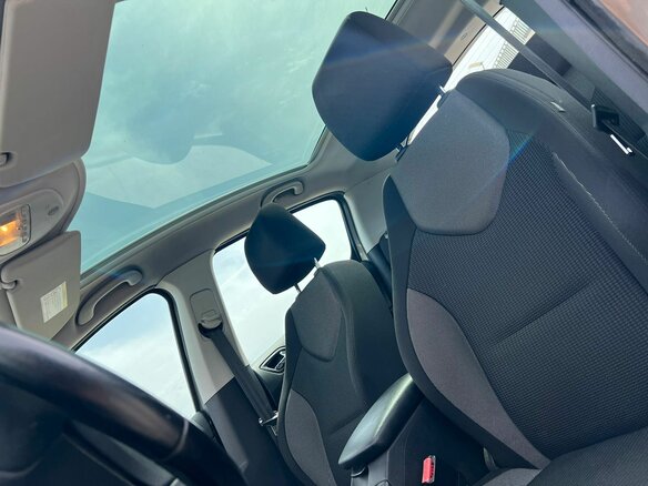 2011 Peugeot 308 I Рестайлинг, бежевый, 590000 рублей - вид 9