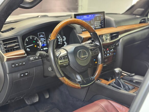 2017 Lexus LX 450d III Рестайлинг 2, белый, 6950000 рублей - вид 21