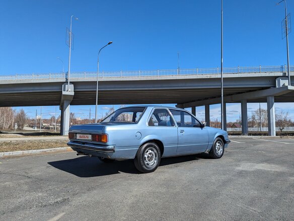 1978 Opel Commodore C, голубой, 400000 рублей - вид 4