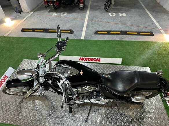 2010 Honda VT 1300CS Sabre, чёрный - вид 17