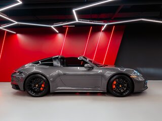 2022 Porsche 911 Targa 4 GTS VIII (992), серый, 21500000 рублей, вид 4