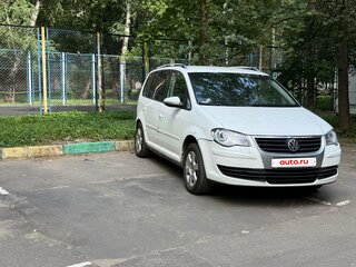 2009 Volkswagen Touran EcoFuel I Рестайлинг, белый, 600000 рублей, вид 3