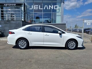 2021 Toyota Corolla XII (E210), белый, 1695000 рублей, вид 4