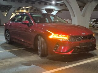 2020 Kia K5 III, красный, 2490000 рублей, вид 1