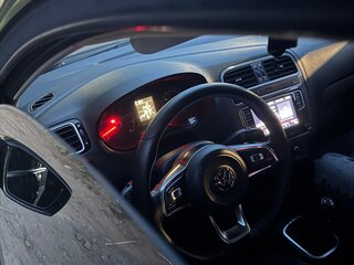 2018 Volkswagen Polo V Рестайлинг, чёрный, 1350000 рублей, вид 4