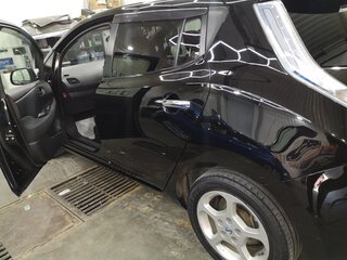 2015 Nissan Leaf (EM57) I (ZE0/AZE0), чёрный, 1350000 рублей, вид 5
