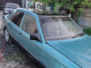 1988 Mercedes-Benz W124 230, зелёный, 255000 рублей, вид 5