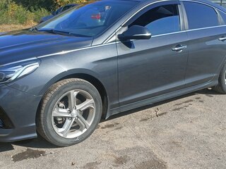 2018 Hyundai Sonata VII (LF) Рестайлинг, серый, 1690000 рублей, вид 4