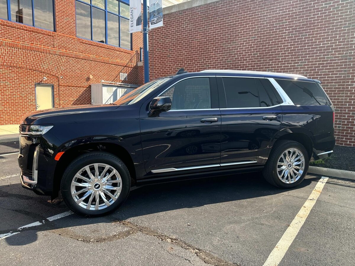 Открыть фотографии: Cadillac Escalade V