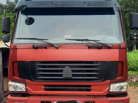 2008 Sinotruk Howo A5, красный, 1600000 рублей, вид 4