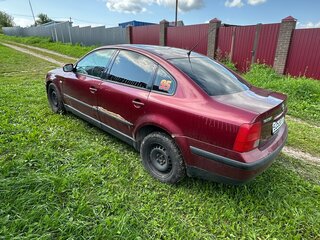 1998 Volkswagen Passat B5, красный, 350000 рублей, вид 4