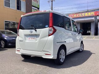 2021 Toyota Roomy I Рестайлинг, белый, 1180000 рублей, вид 3