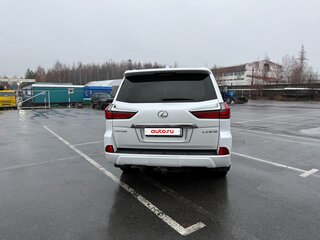 2018 Lexus LX 570 III Рестайлинг 2, белый, 7900000 рублей, вид 3