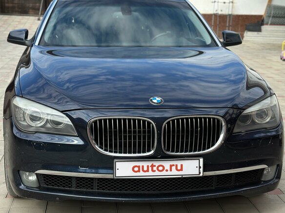 2009 BMW 7 серии Long 750Li xDrive V (F01/F02/F04), синий, 1400000 рублей - вид 3