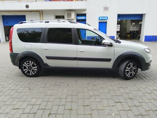 2021 Lada (ВАЗ) Largus Cross I Рестайлинг, белый, 2200000 рублей, вид 5