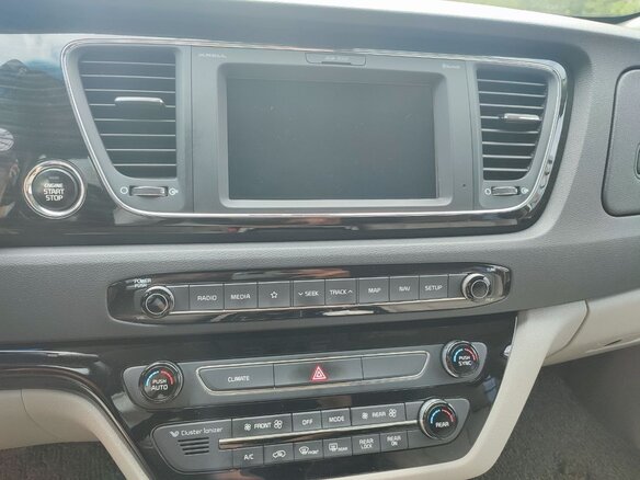 2020 Kia Carnival III, белый, 3700000 рублей - вид 21