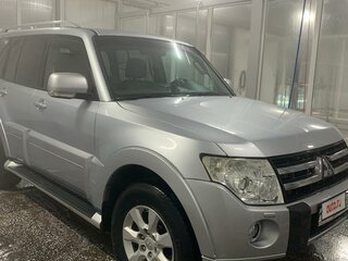 2010 Mitsubishi Pajero IV, серебристый, 2000000 рублей, вид 4