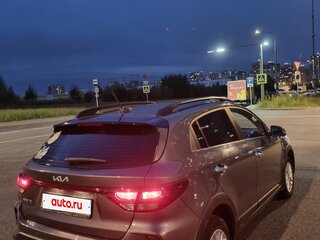 2021 Kia Rio X IV Рестайлинг, серый, 2200000 рублей, вид 3