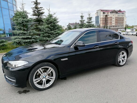 2014 BMW 5 серии 520i VI (F10/F11/F07) Рестайлинг, чёрный, 1630000 рублей - вид 4