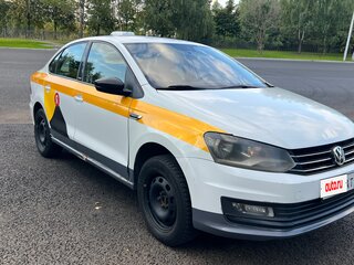 2017 Volkswagen Polo V Рестайлинг, белый, 442000 рублей, вид 2