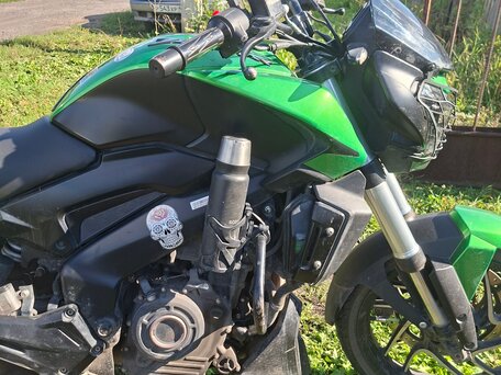 2020 Bajaj Dominar 400, зелёный, 320000 рублей, вид 3