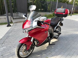 2011 Honda VFR 1200, красный, 700000 рублей, вид 3